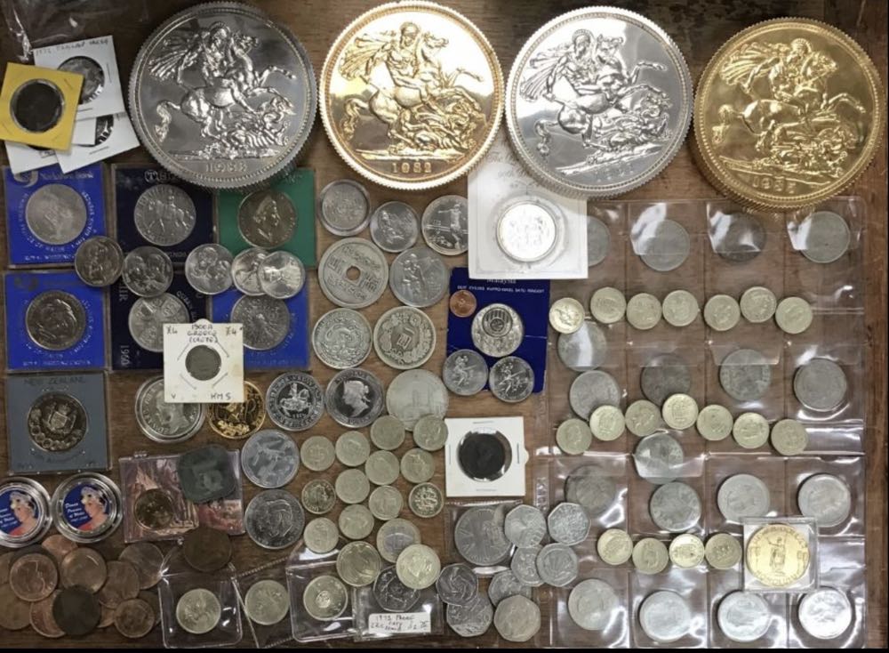 Royal Mint George & The Dragon Paperweight  coin collectible - Main Image 2