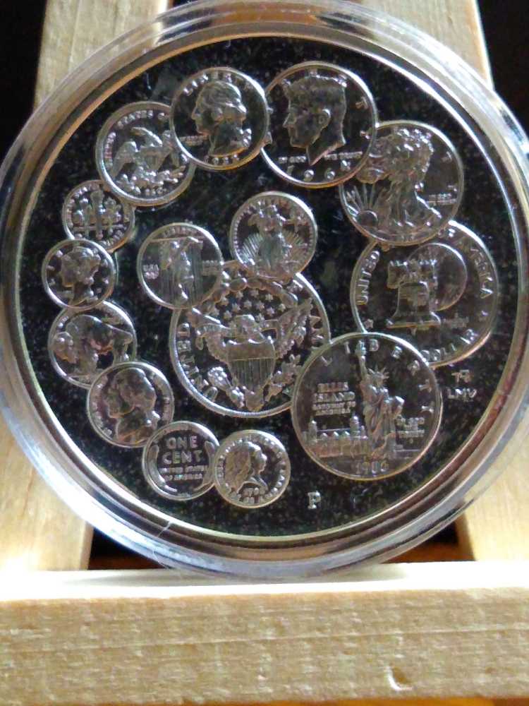 Bicentennial Philadelphia   coin collectible - Main Image 2