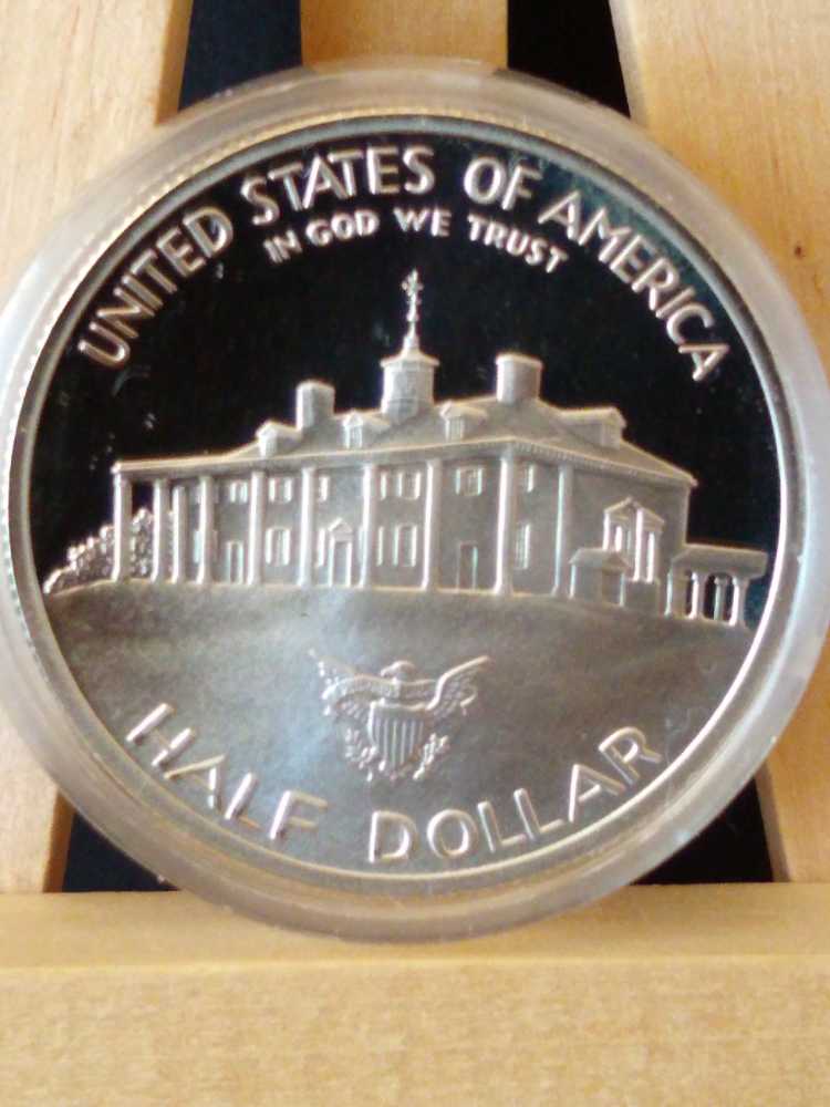 Commemorative George Washington 1982 250th Birthday   coin collectible - Main Image 2