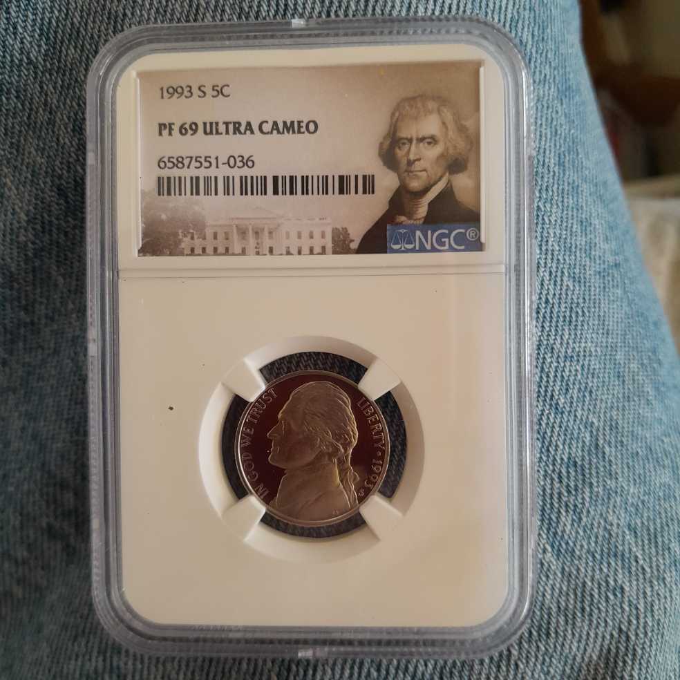 Canada Maple Leaf - 2023 1 Gram Gold