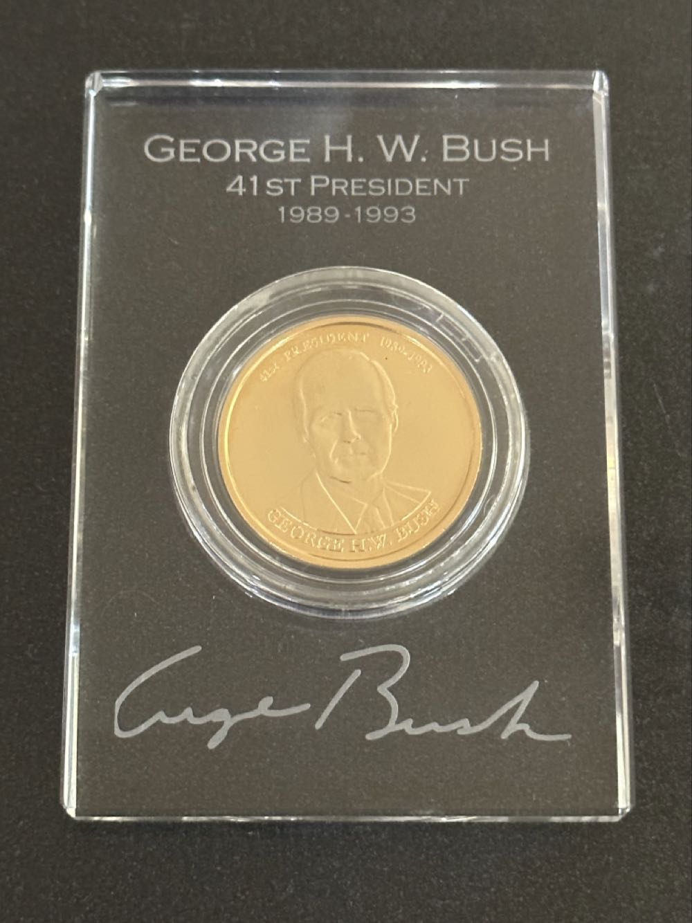 Dollar Presidential Golden 41st  coin collectible - Main Image 4