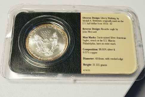 2001 American Eagle Silver One Ounce Coin  coin collectible - Main Image 2