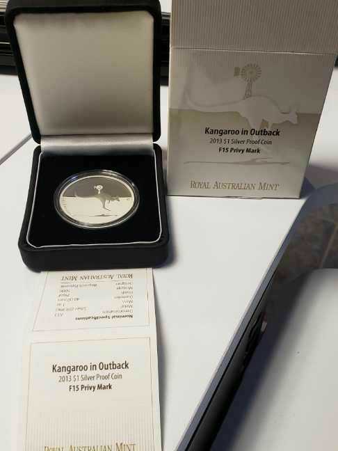 2013 Kangaroo In Outback   coin collectible - Main Image 3