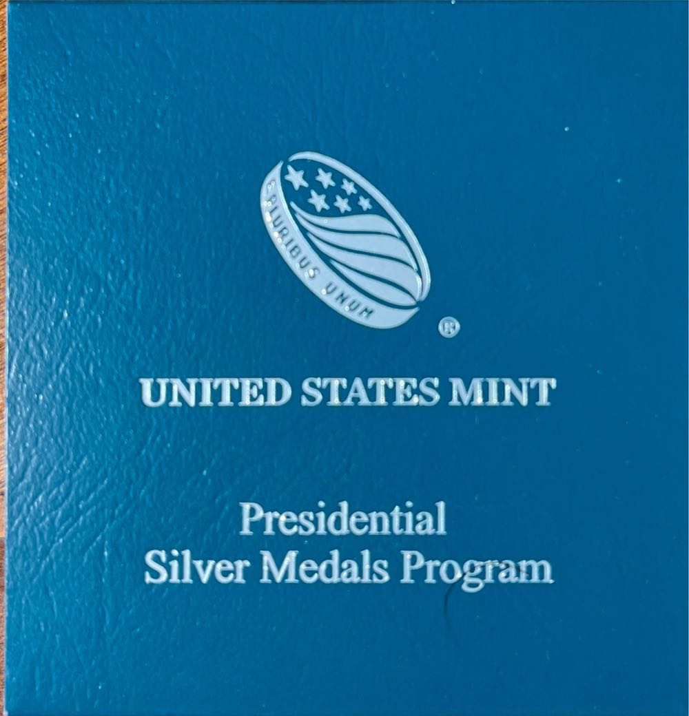 Presidential Silver Medal Washington  coin collectible [Barcode 704785072725] - Main Image 3