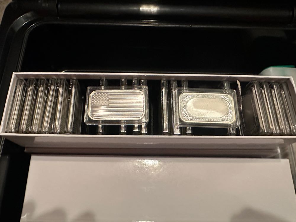 1 oz SilverTowne American Flag Silver Bar (New)  coin collectible - Main Image 2