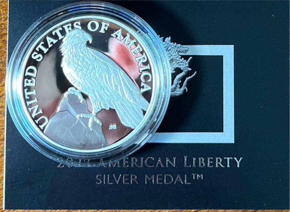 US Medal Liberty  coin collectible [Barcode 704786450904] - Main Image 2