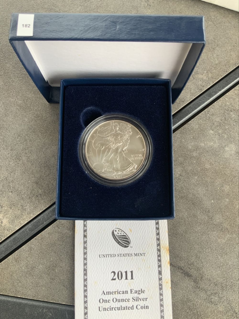 American Silver Eagle 2011 - #182  coin collectible - Main Image 3