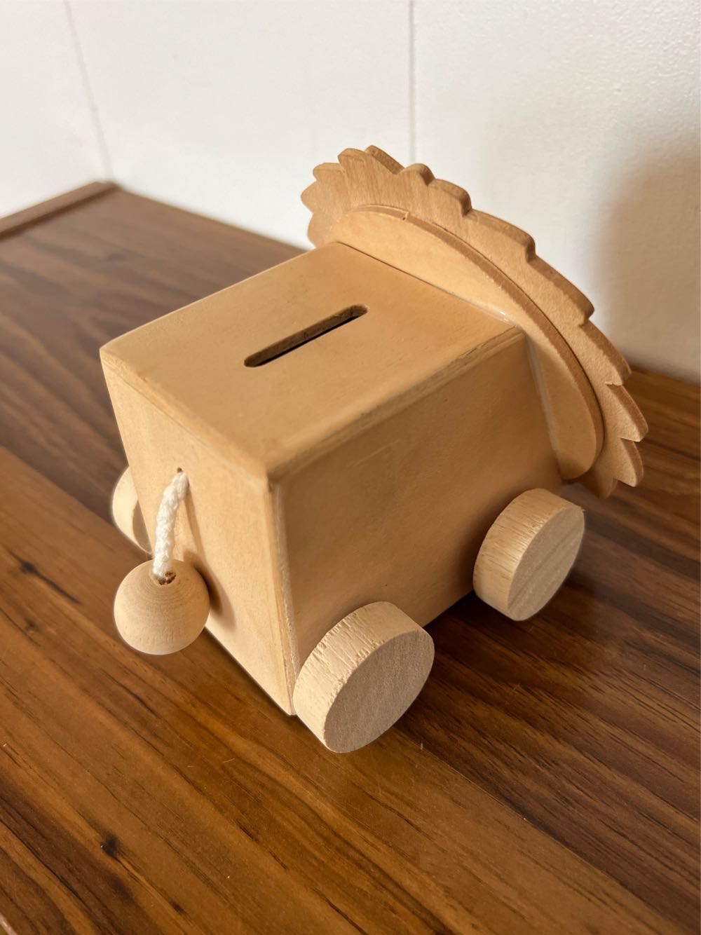 Lion wooden Piggy Bank  coin collectible - Main Image 2