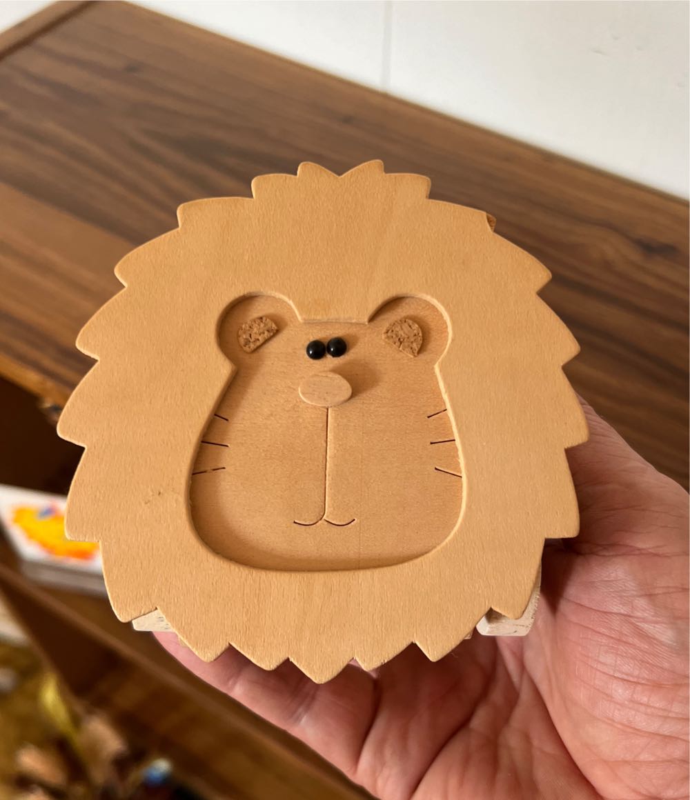 Lion wooden Piggy Bank  coin collectible - Main Image 4