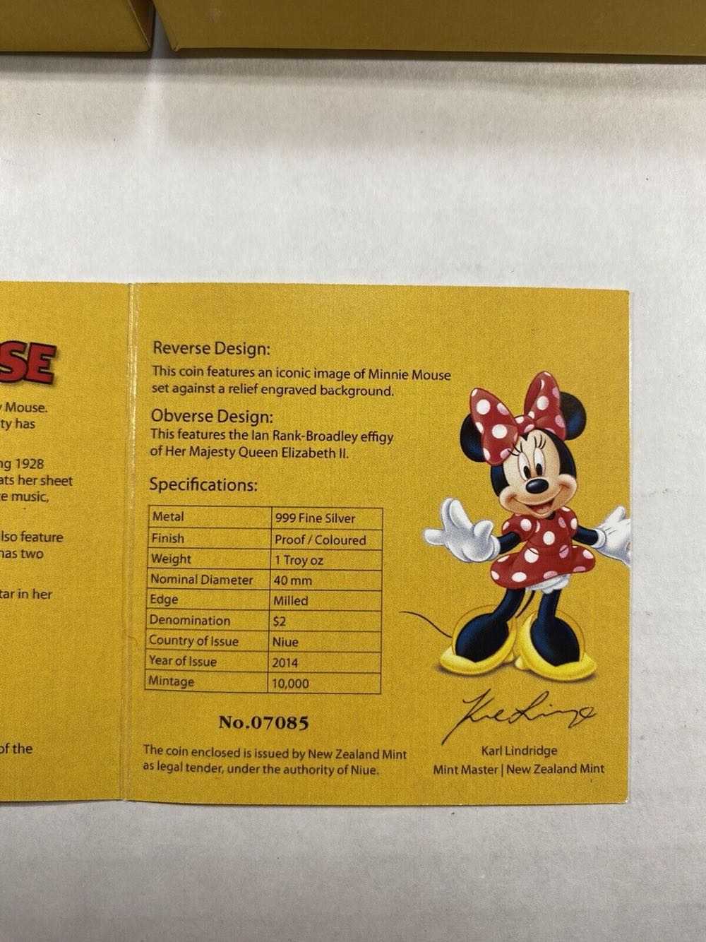 Niue 2014 2$ Disney Mickey & Friends MINNIE MOUSE (2.) 1 oz .999 silver colorized Proof coin  coin collectible - Main Image 3