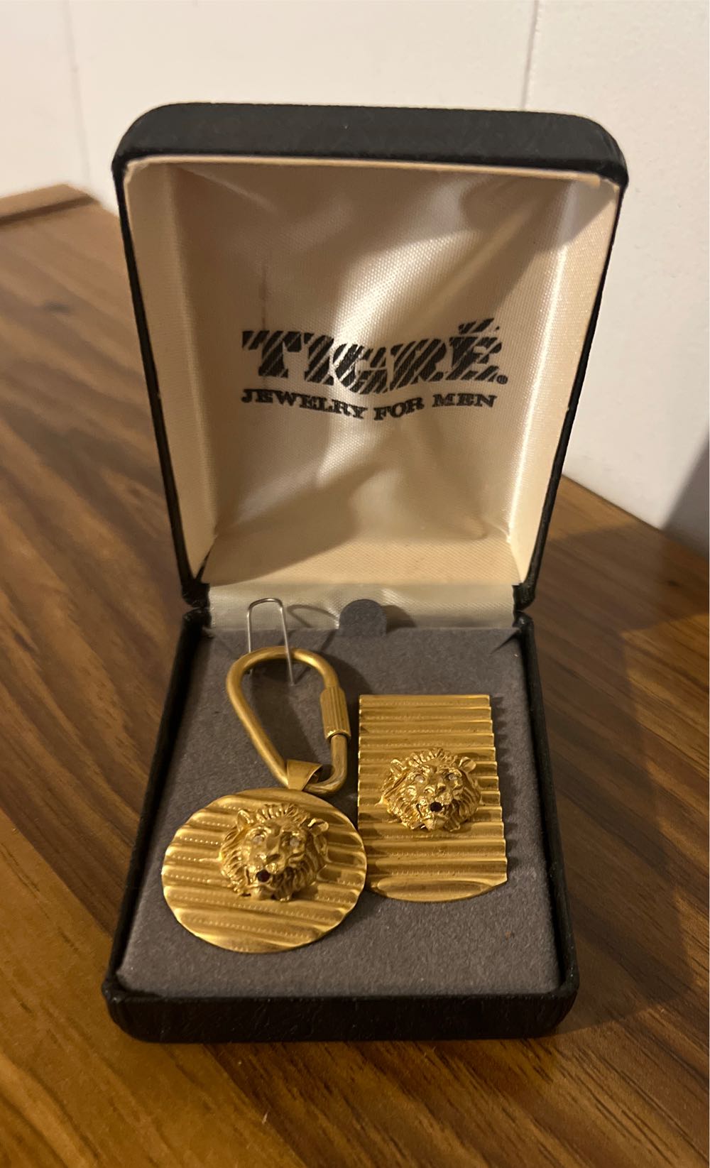 Money Clip & Keychain  coin collectible - Main Image 3