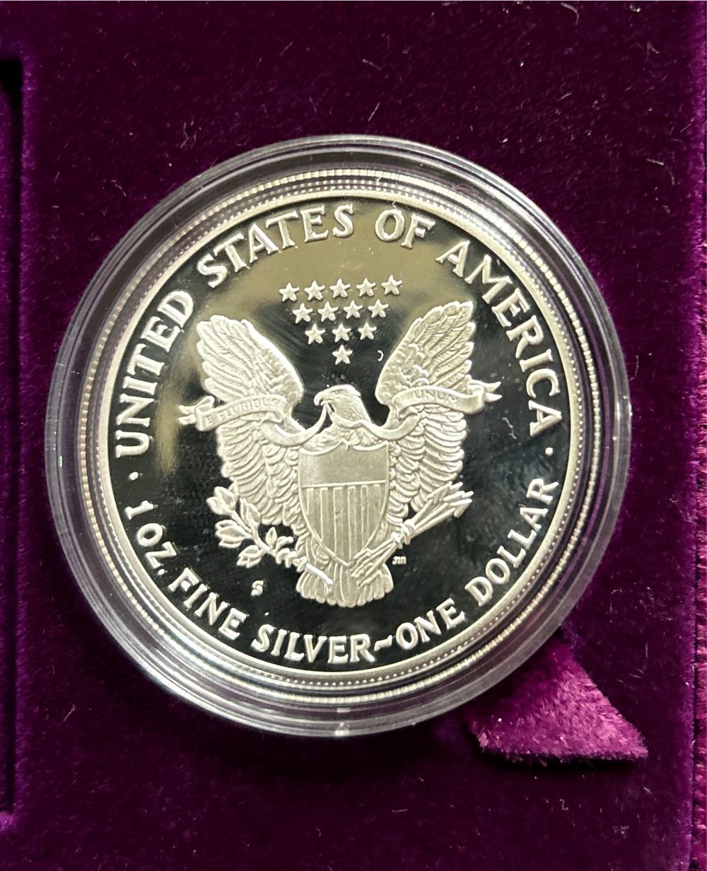 1988 Silver American Eagle  coin collectible - Main Image 2