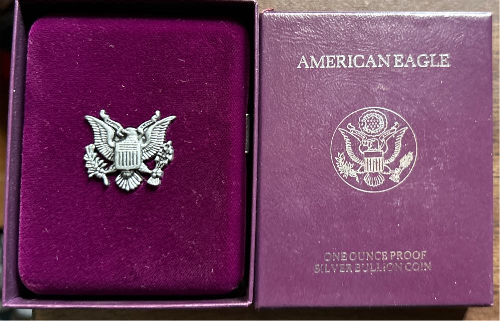 1988 Silver American Eagle  coin collectible - Main Image 3