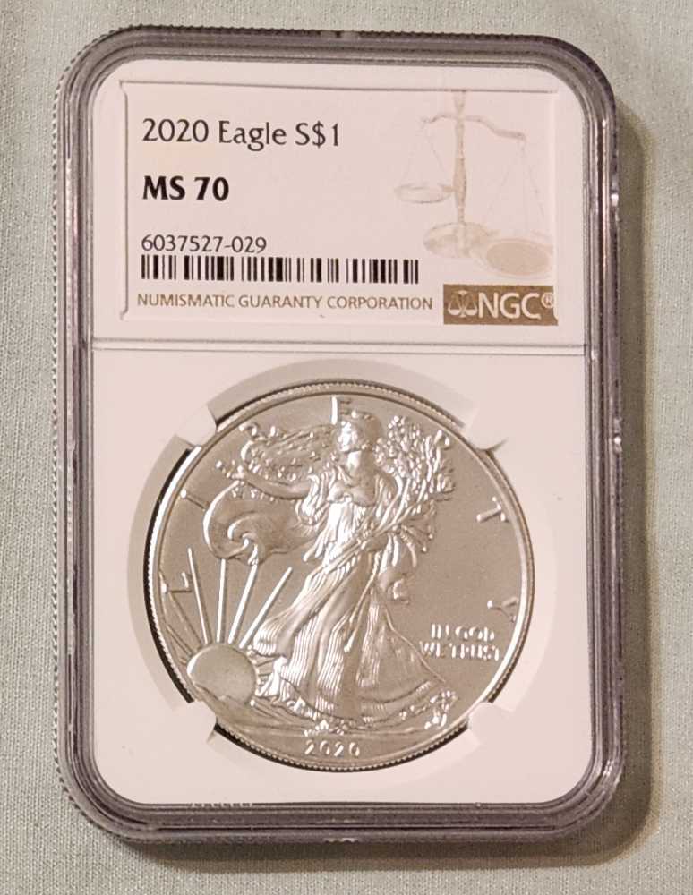 $2 (2020) Coloured “75th Anniversary Of The End Of WW2” C Mintmark Uncirculated Mint