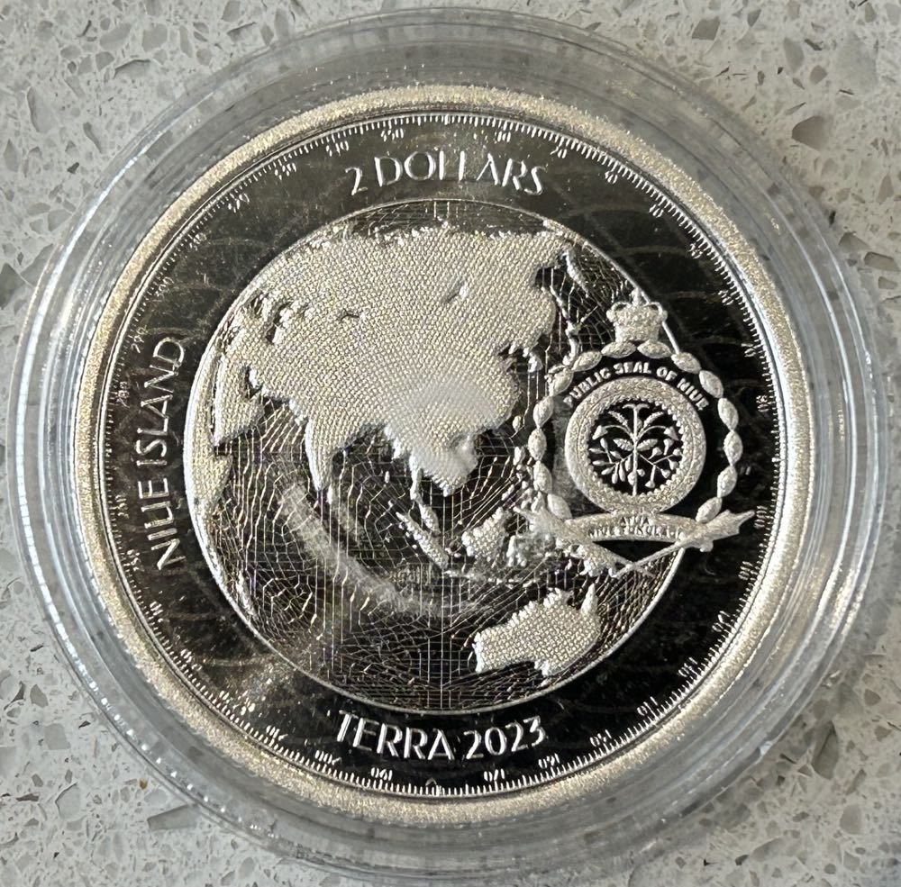 2023 Planet Terra  coin collectible - Main Image 2