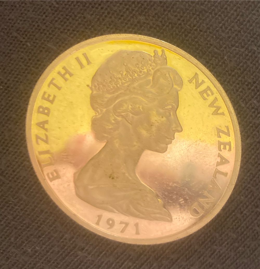 1971 Elizabeth New Zealand One Dollar Coin  coin collectible - Main Image 3