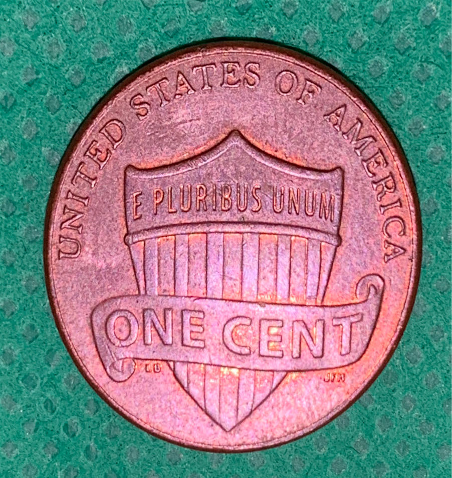 American 1975 1 Cent “Lincoln Memorial Cent” Penny