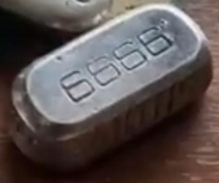 Smiths  coin collectible - Main Image 4