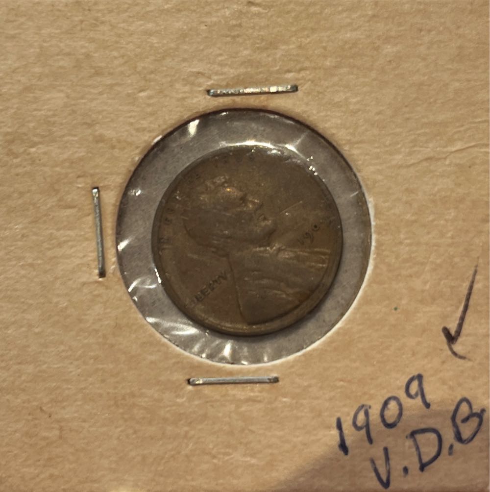 LOT 11  Two 1909 V.D.B. Wheet Pennys and One Enclosed 1909 VDB Wheat Penny  coin collectible - Main Image 3