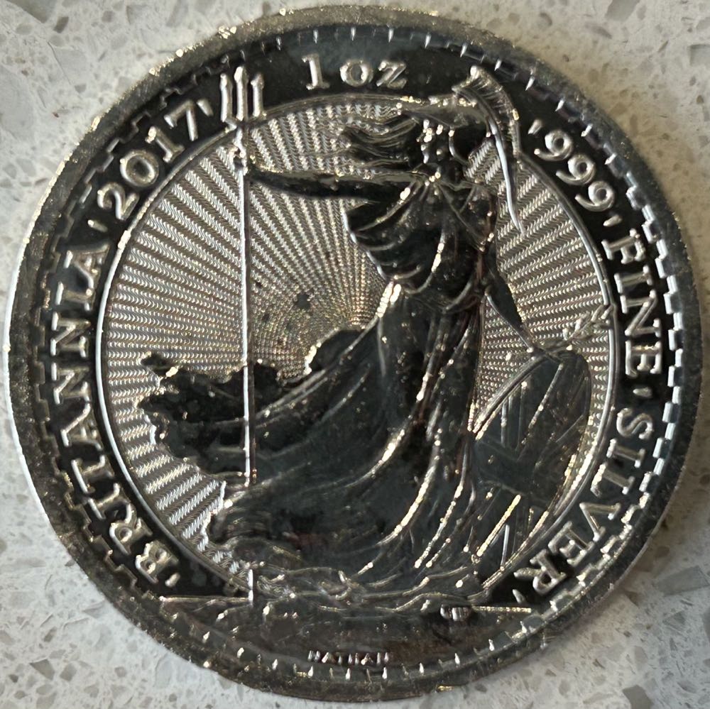 Tutankhamun Death Mask Coloured Pyramid Coin - 2022