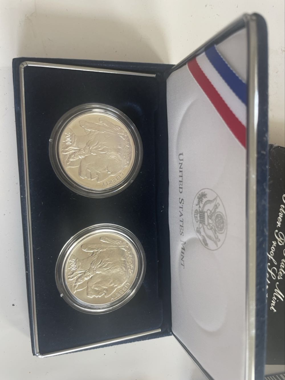 2001 United States Mint Coins  coin collectible - Main Image 2