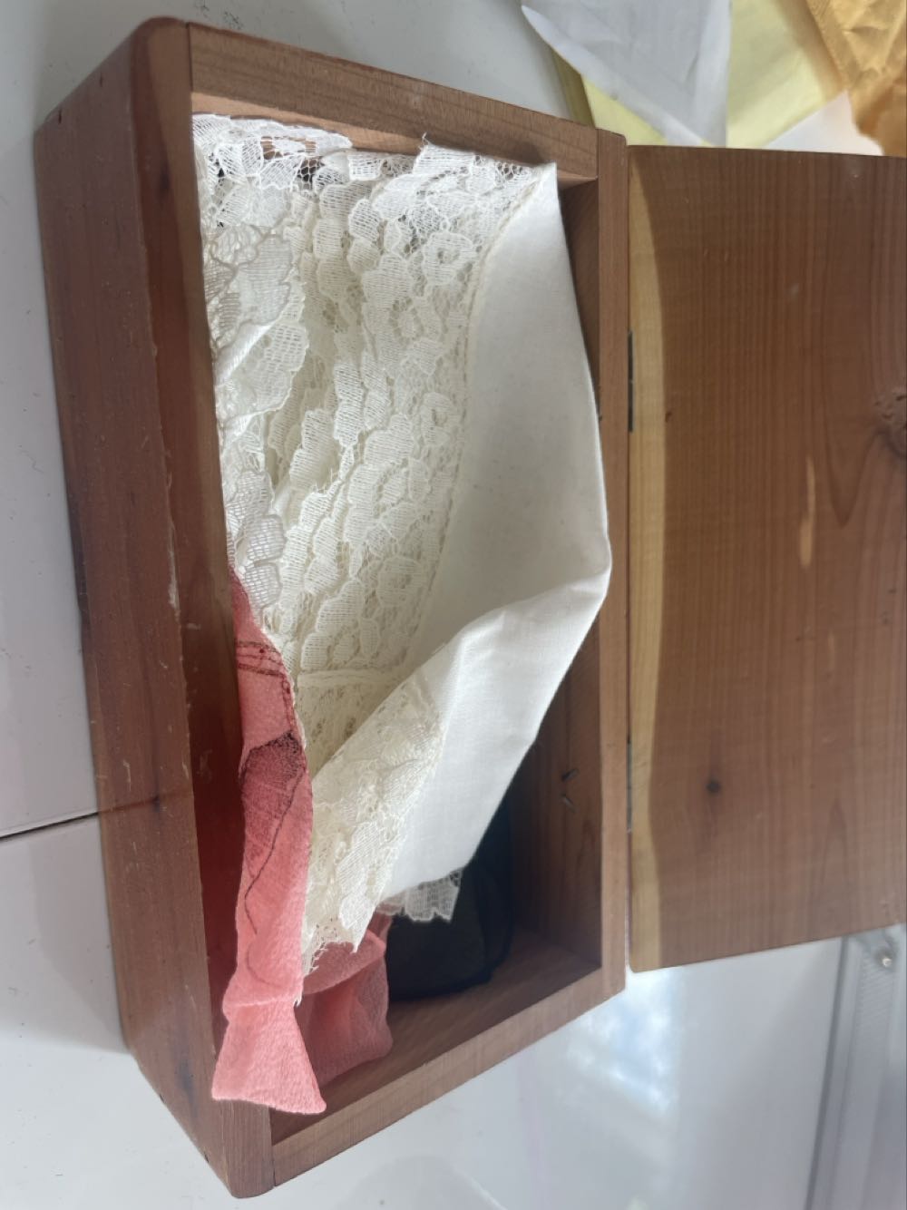 Box With Clothes   coin collectible - Main Image 2