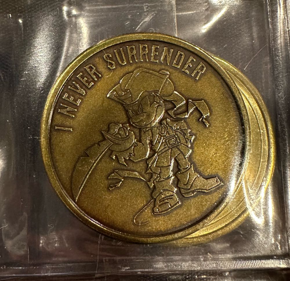 Pirates Of The Caribbean WDW Skull  coin collectible - Main Image 2