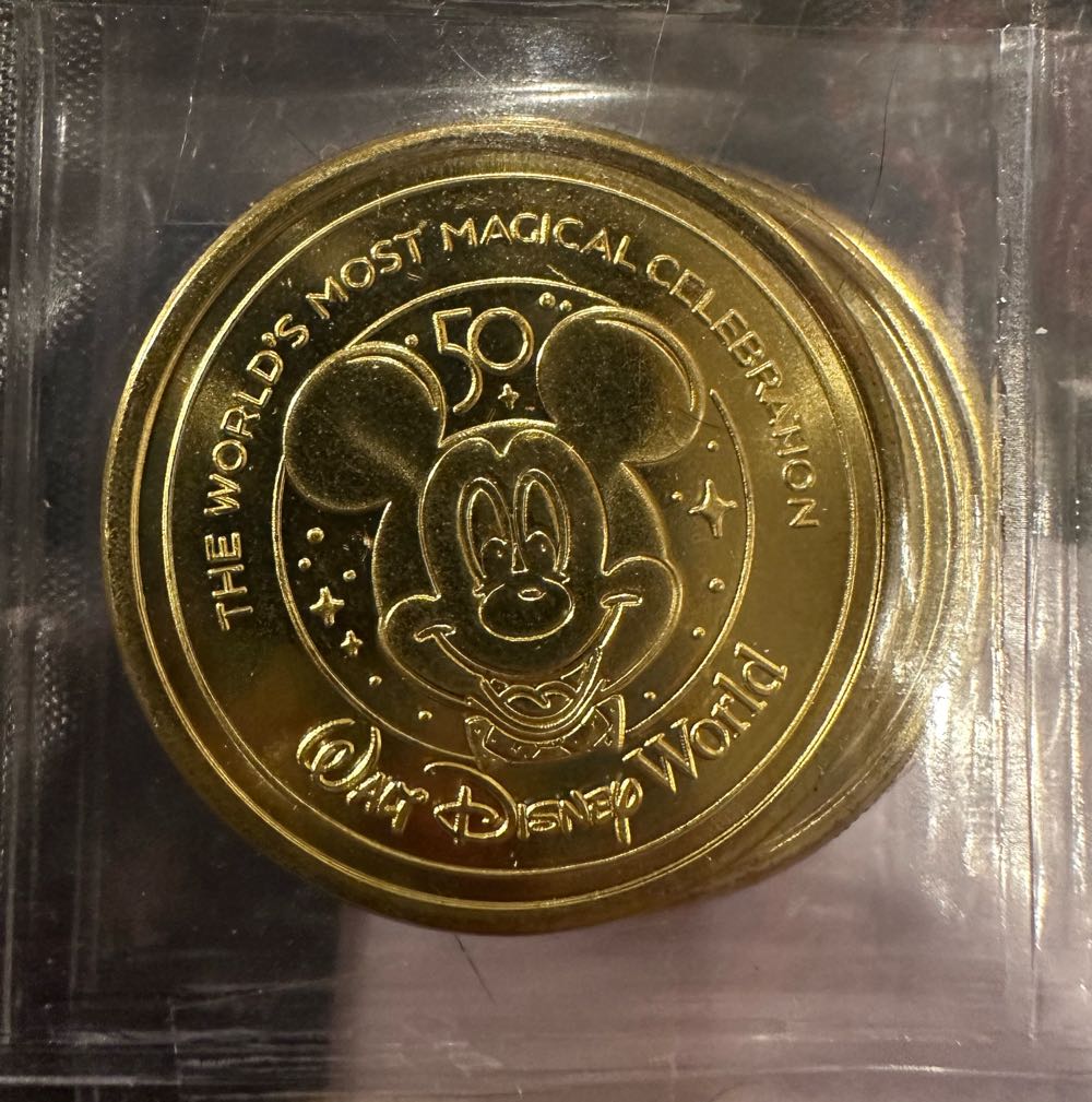 Disney 50th Anniversary Medallion - Donald & The Castle  coin collectible - Main Image 2