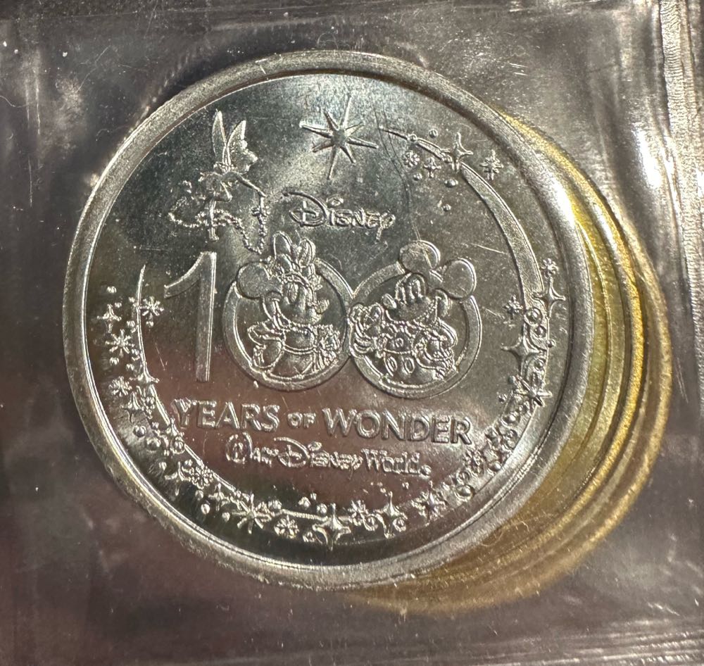 Disney’s 100 Years Of Wonder Medallion - Aurora  coin collectible - Main Image 2