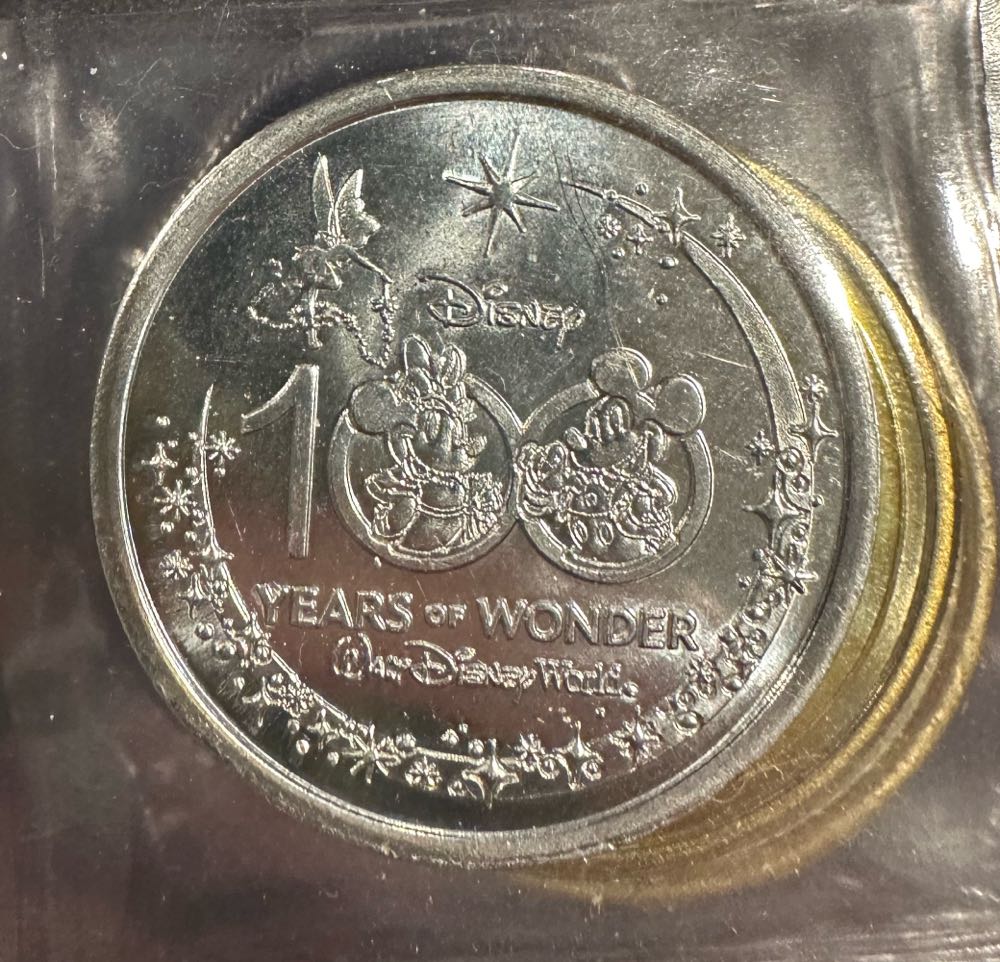 Disney’s 100 Years Of Wonder Medallion - Hulk  coin collectible - Main Image 2