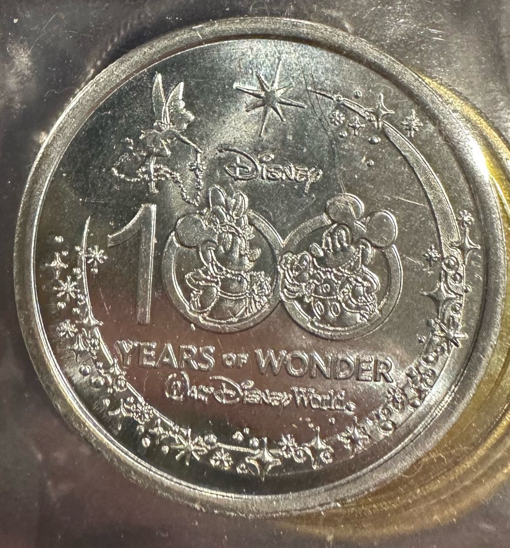 Disney’s 100 Years Of Wonder Medallion - Edna Mode  coin collectible - Main Image 2