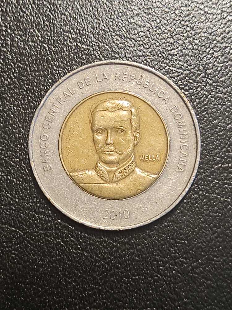 Republic Of Dominican 10 PESOS   coin collectible - Main Image 2