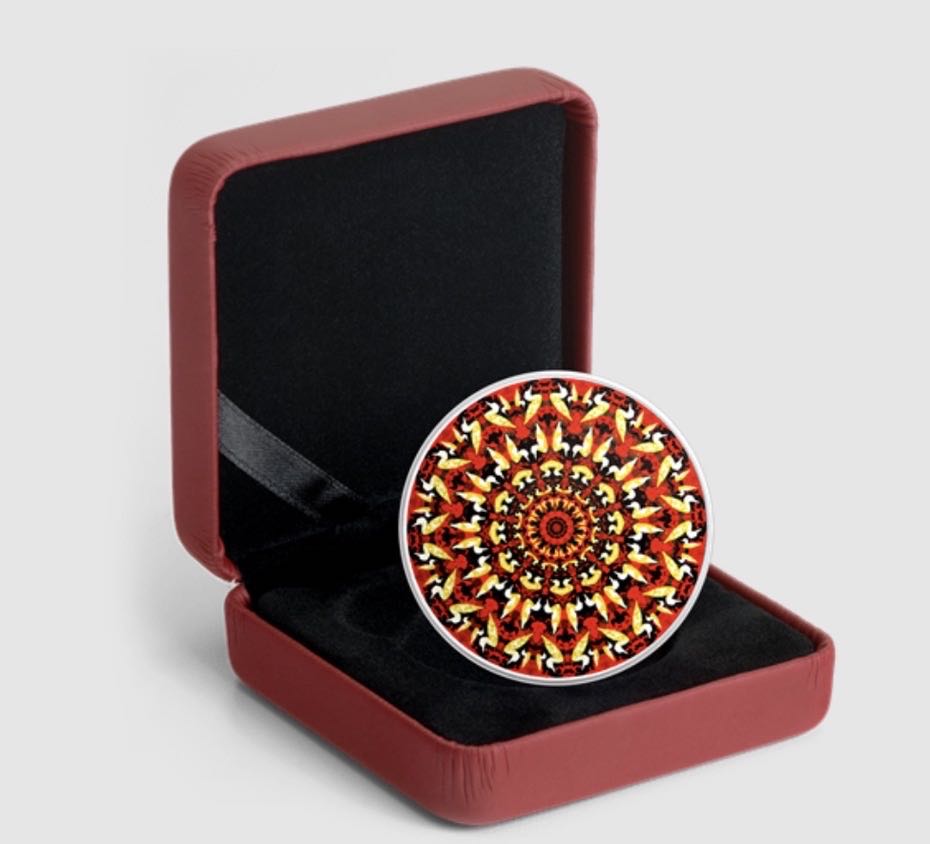 Kaléidoscope d’emblèmes canadiens : Le Huard - Pièce colorée de 1 oz en argent pur   coin collectible [Barcode 623932081581] - Main Image 3