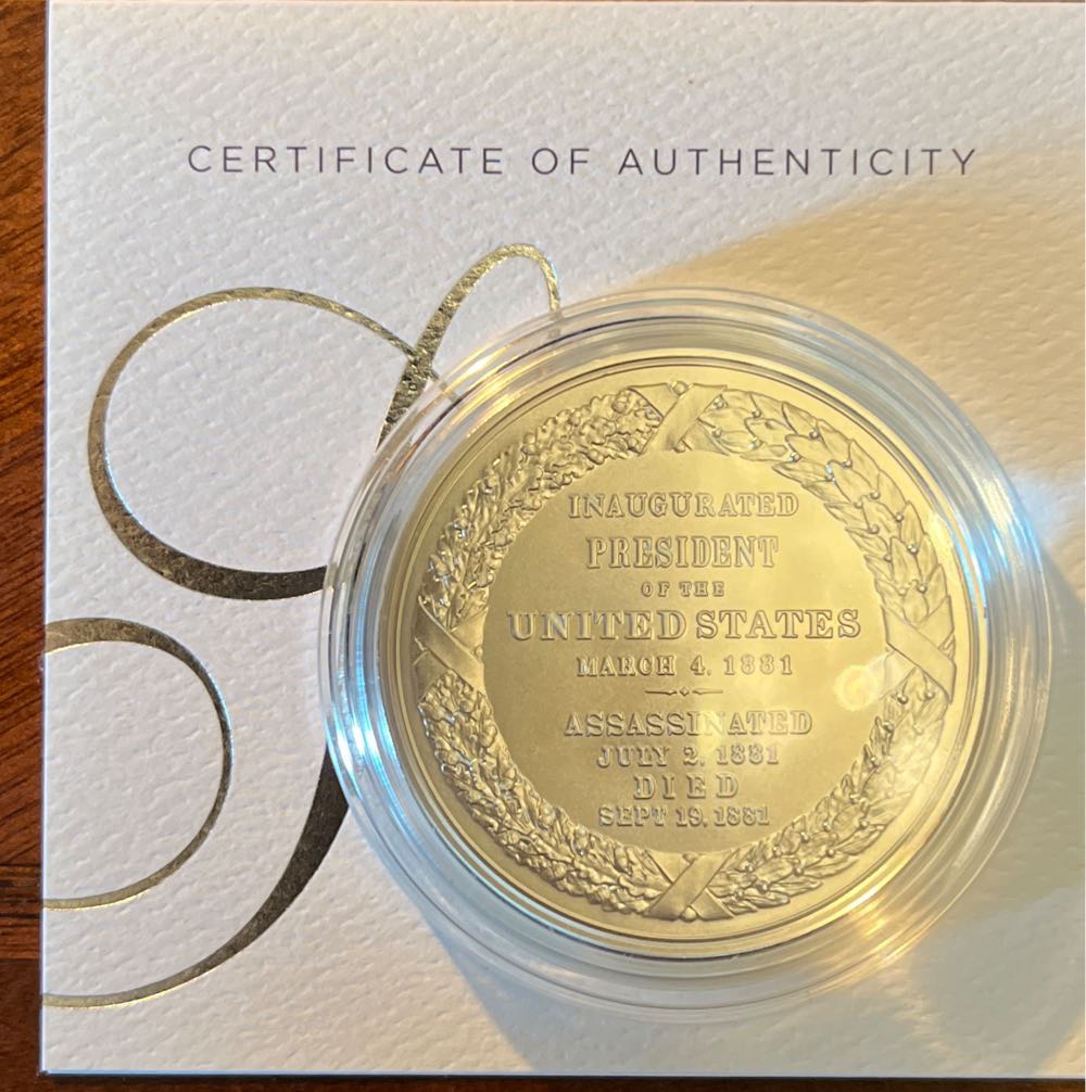 Presidential Silver Medal Garfield  coin collectible [Barcode 704786560856] - Main Image 2