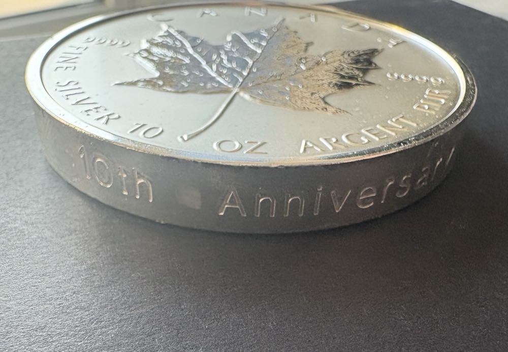 1998 Canadian Maple - 10th Anniversary 10oz  coin collectible - Main Image 3