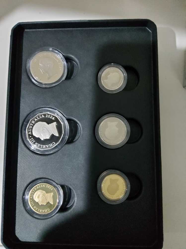 2024 King Charles III Proof Year Set Proof Sixcoin Six  coin collectible [Barcode 9314688113992] - Main Image 3