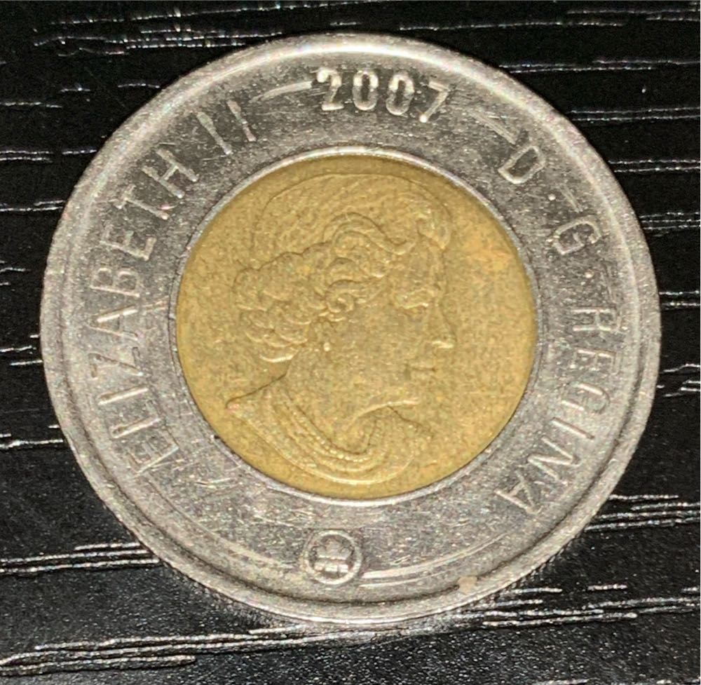 2 Dollars - Elizabeth II (Polar bear, date on top)  coin collectible - Main Image 2