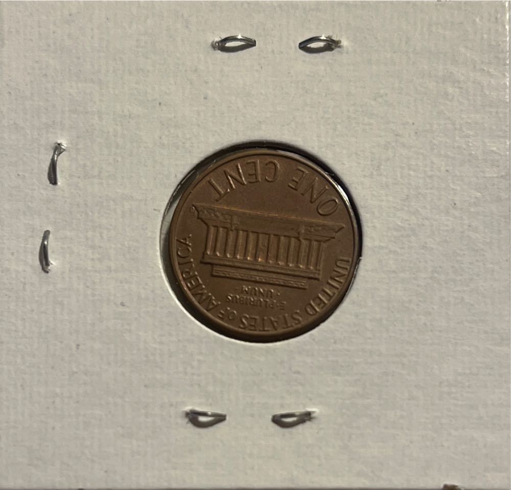 American 1977 D 1 Cent “Lincoln Memorial Cent” Penny (Mom’s Collection)  coin collectible - Main Image 2