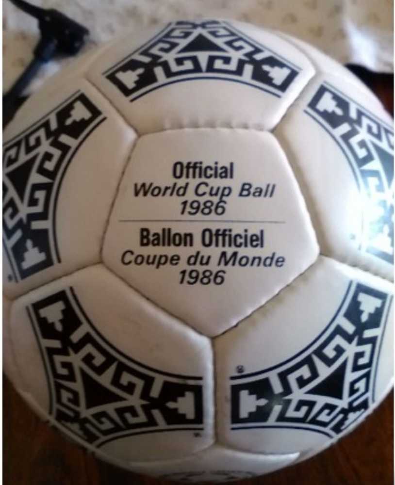 Adidas Atzeca 1986  coin collectible - Main Image 2