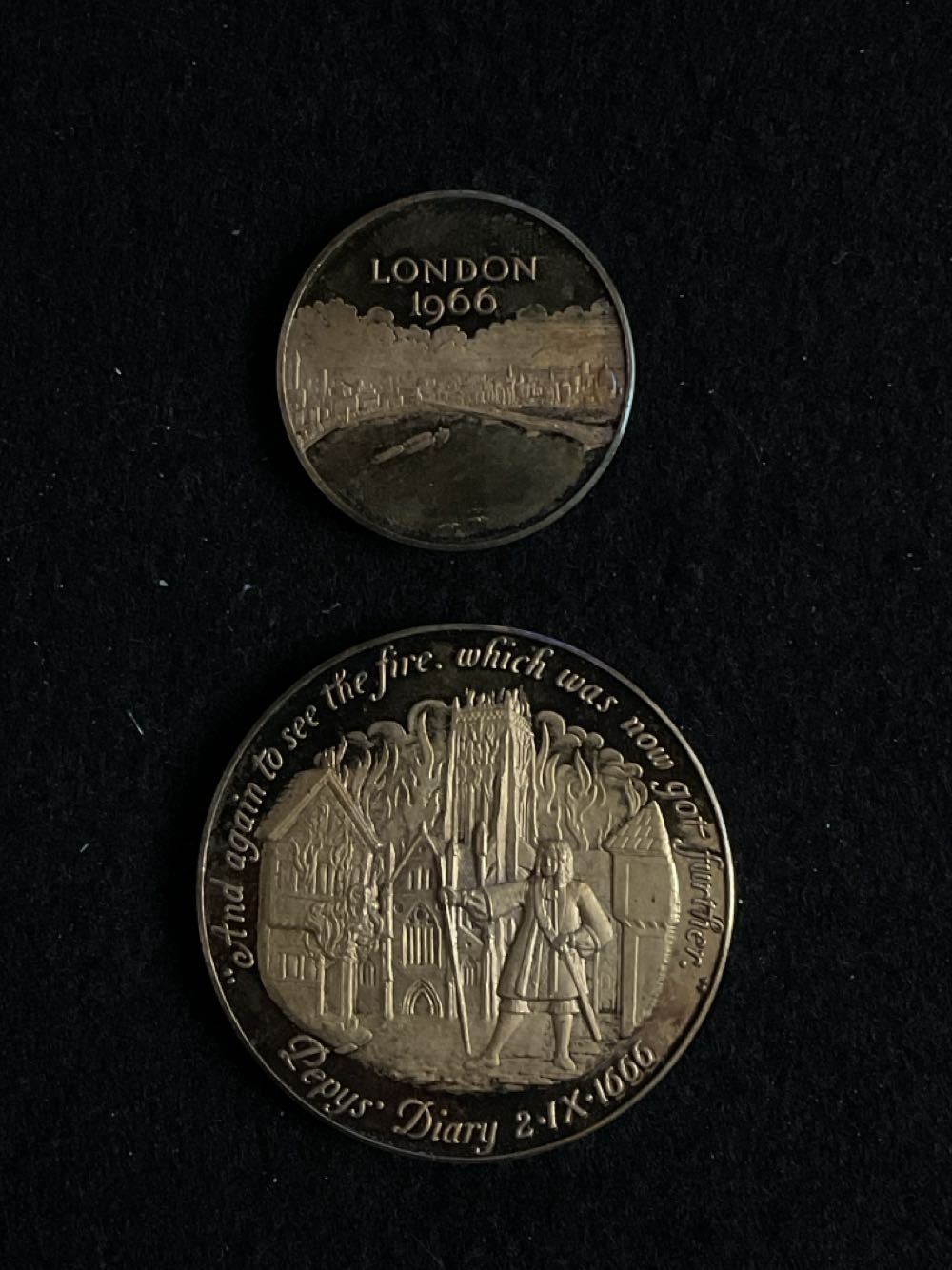 300th Anniversary Of The Great Fire Of London Medal Set  coin collectible - Main Image 2