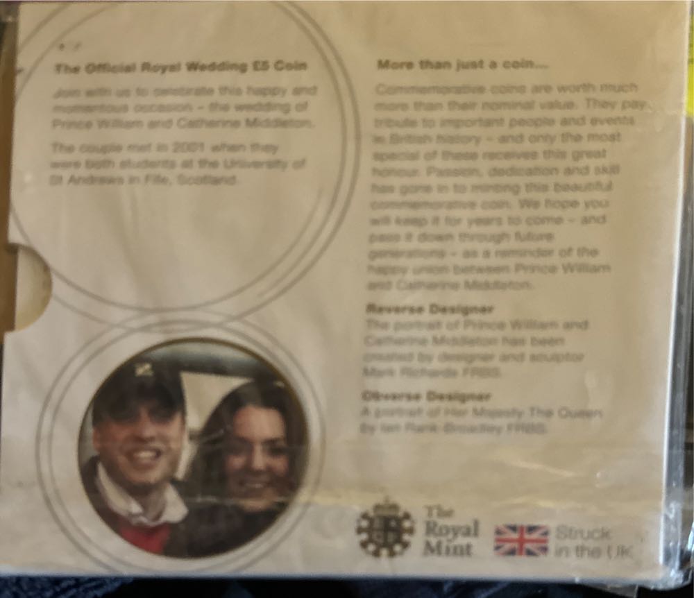 Royal Wedding Hrh Prince William & Catherine And Mint Kate Official Pound 5 Five Pack The Uk  coin collectible [Barcode 5026177251040] - Main Image 2