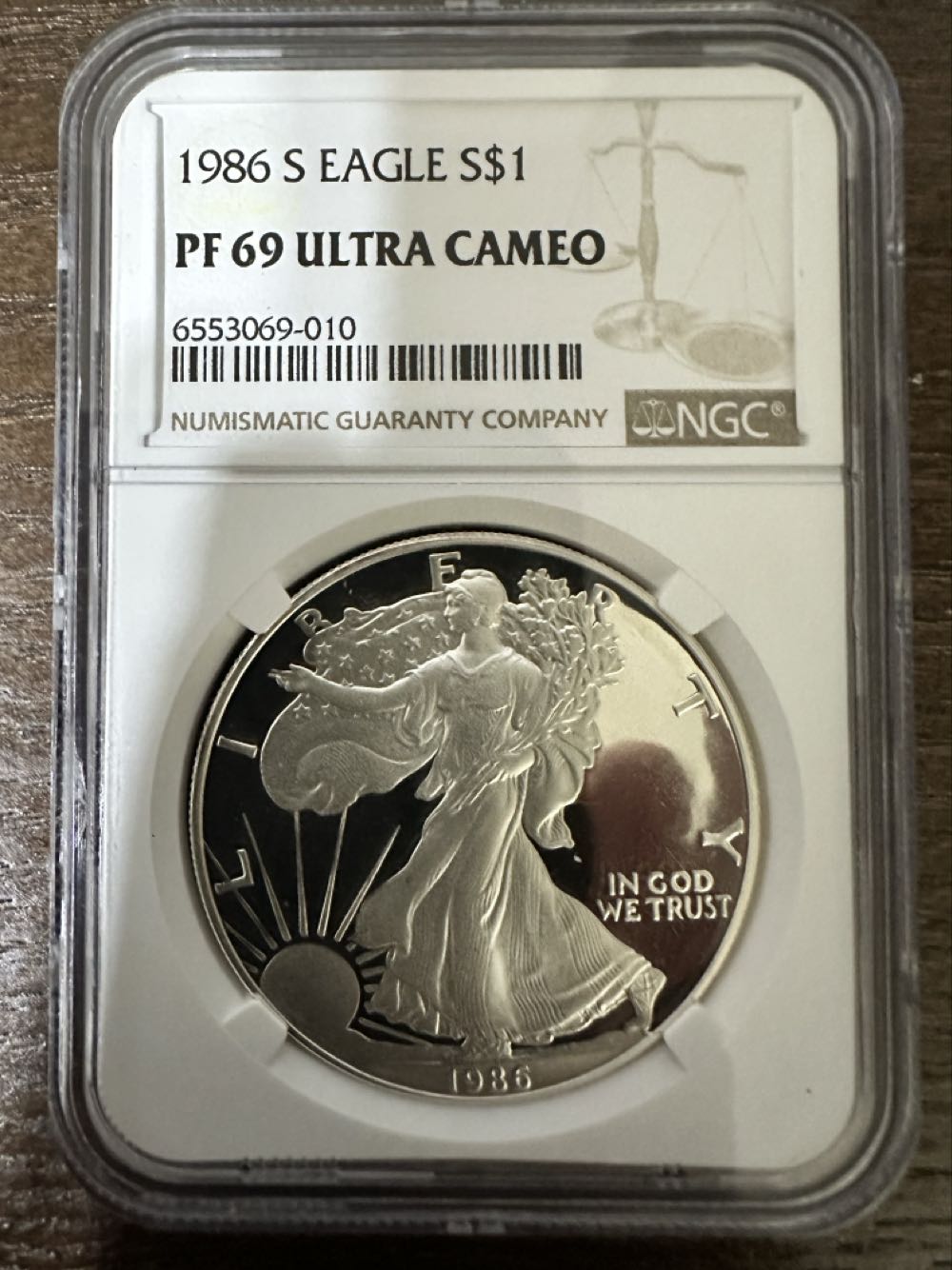 American Silver Eagle - 1986 - PF 69 Ultra Cameo - NGC Graded Coin Holder  coin collectible [Barcode 71010269006553069010] - Main Image 3