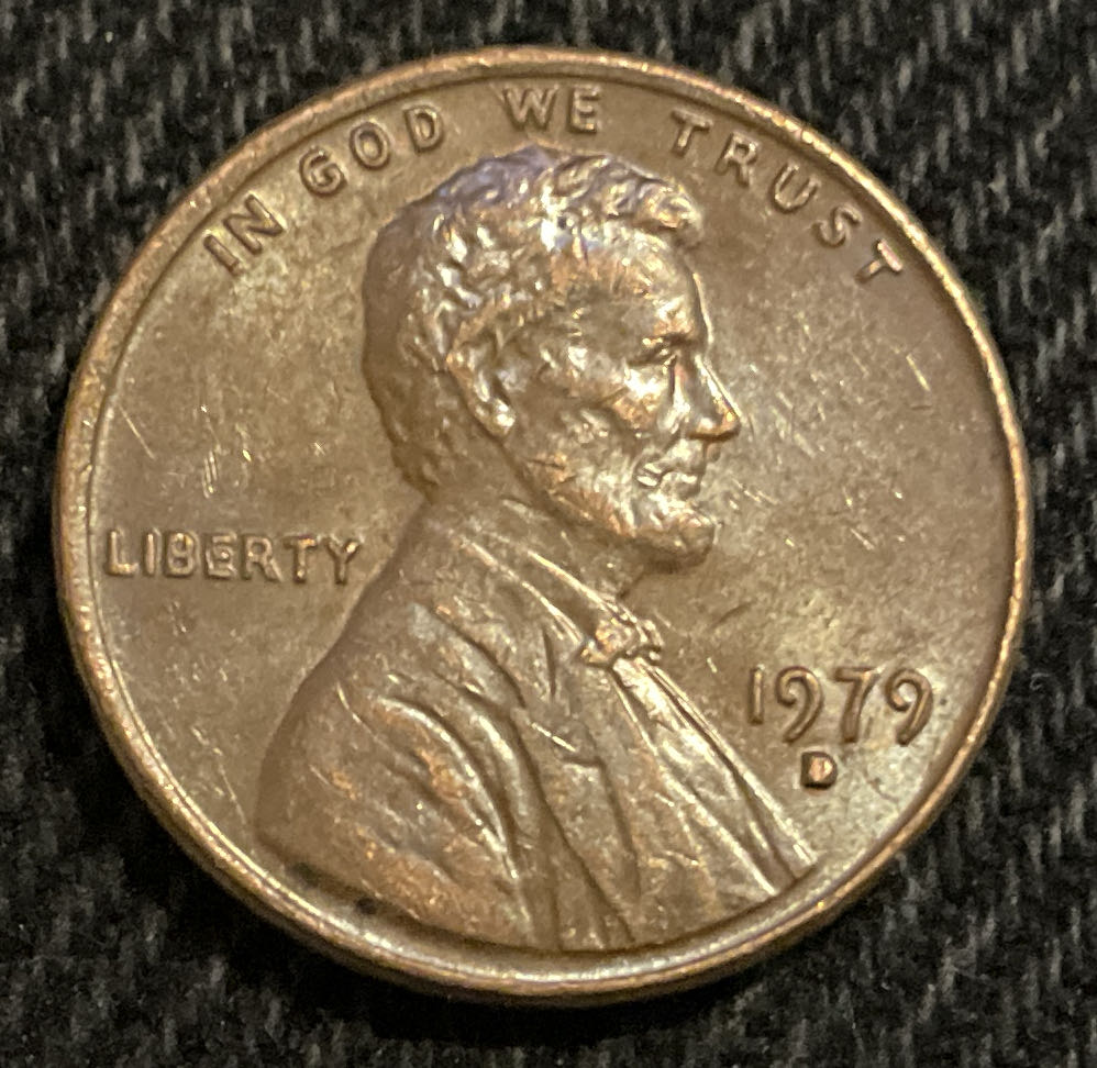 Queen Elizabeth Regina HM II Commemoration 50c Unc