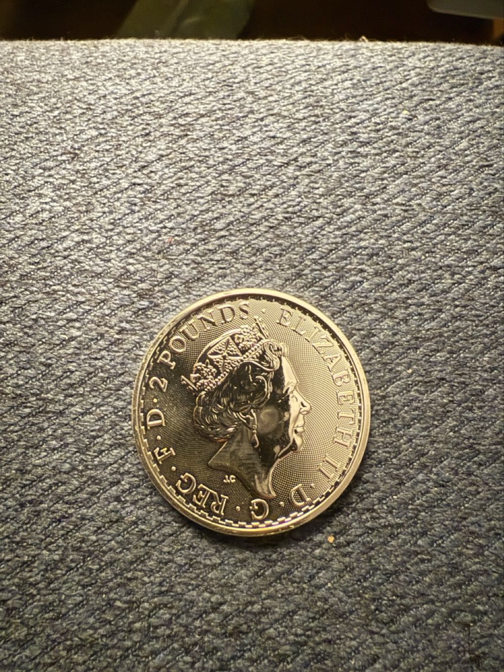 Britania 1oz Silver 2 Pounds 2023 Queen Elizabeth II  coin collectible - Main Image 2