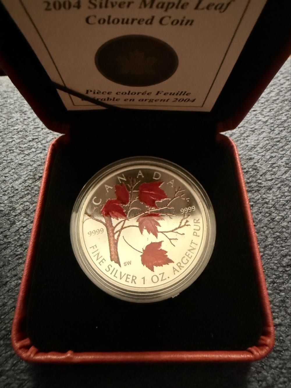 Canada Silver Maple Leaf Silver Colorized 2004  coin collectible [Barcode 623932230842] - Main Image 2