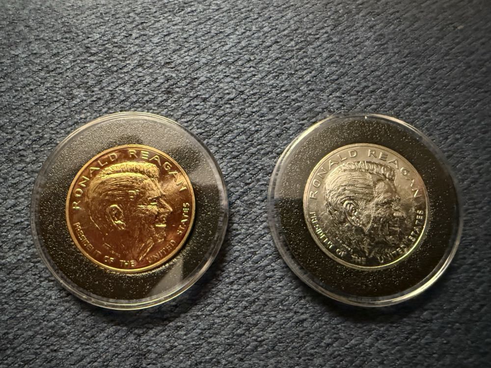 Ronald Regan Bronze And Silver Medal  coin collectible - Main Image 2