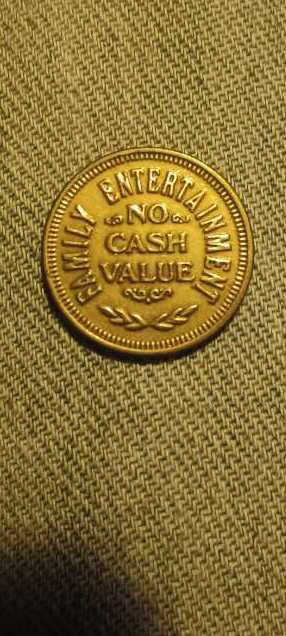 Arcadia/Family Entertainment "no cash value”  coin collectible - Main Image 2