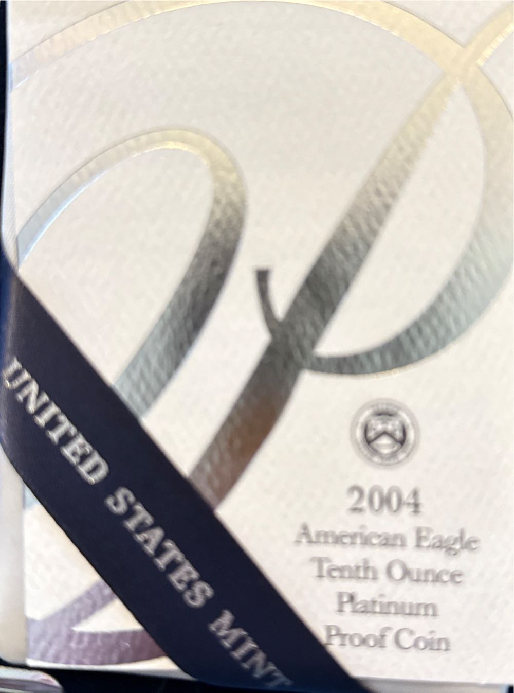 2004 American Eagle 10th ounce platinum proof coin  coin collectible [Barcode 704785043671] - Main Image 2