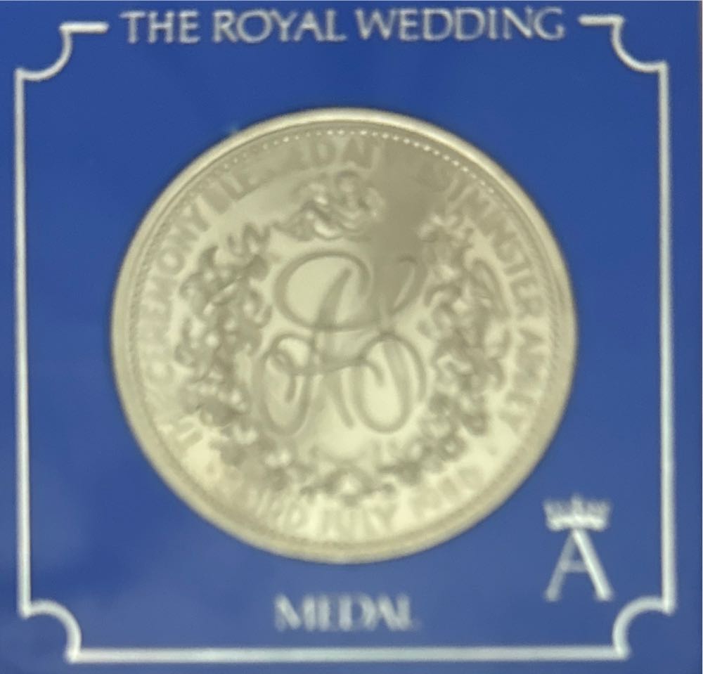 Royal Prince Andrew and Sarah Ferguson Wedding  coin collectible - Main Image 2