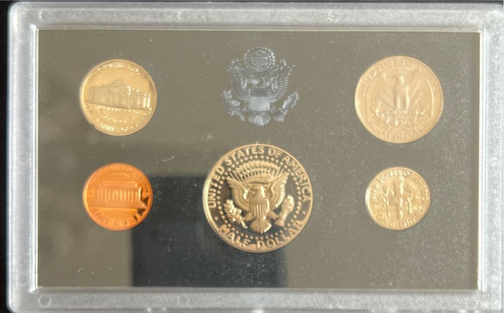 Standard 1983 US Mint Proof Set  coin collectible - Main Image 2